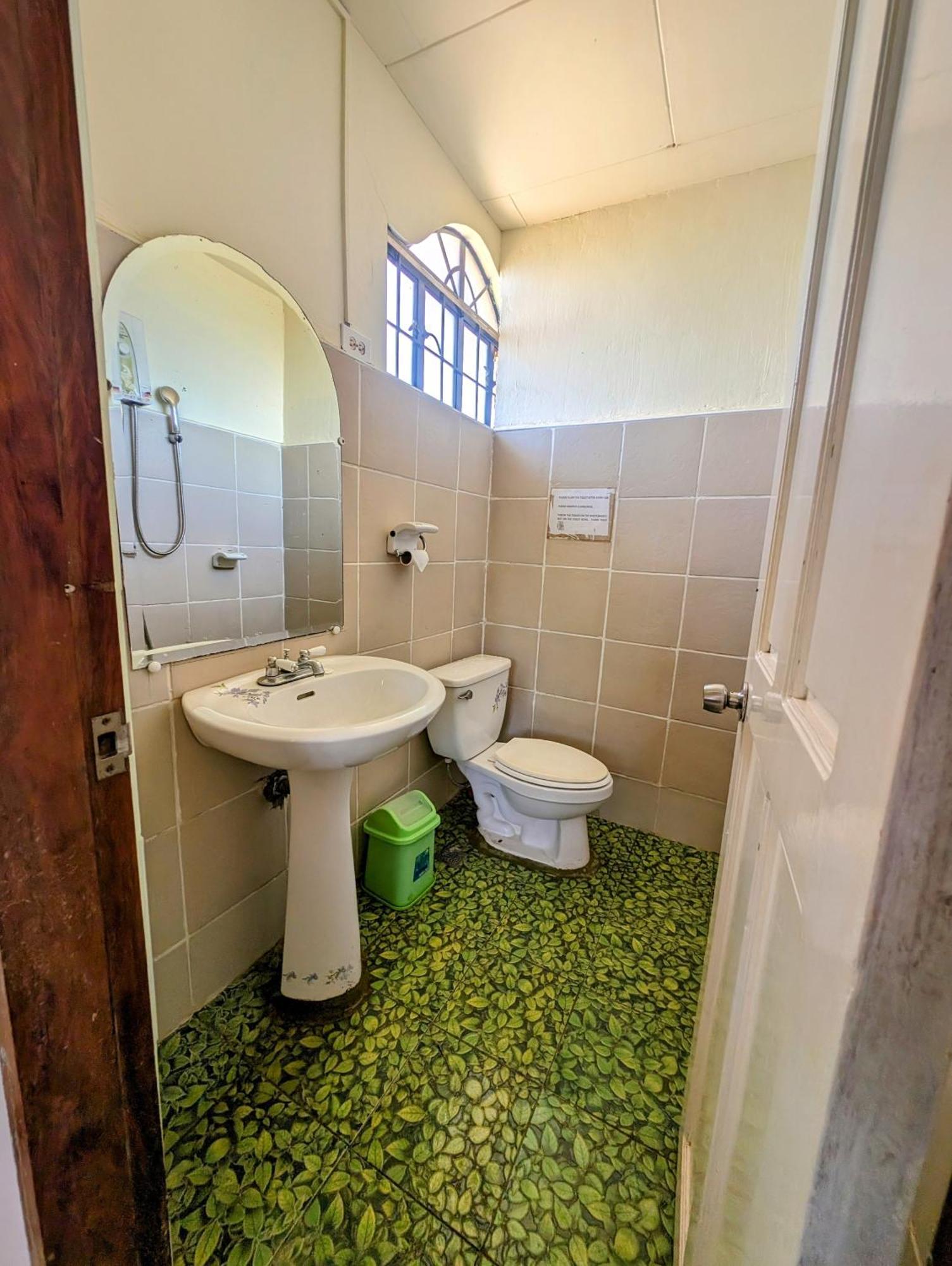 Screaming Gecko Hostel Busuanga Εξωτερικό φωτογραφία
