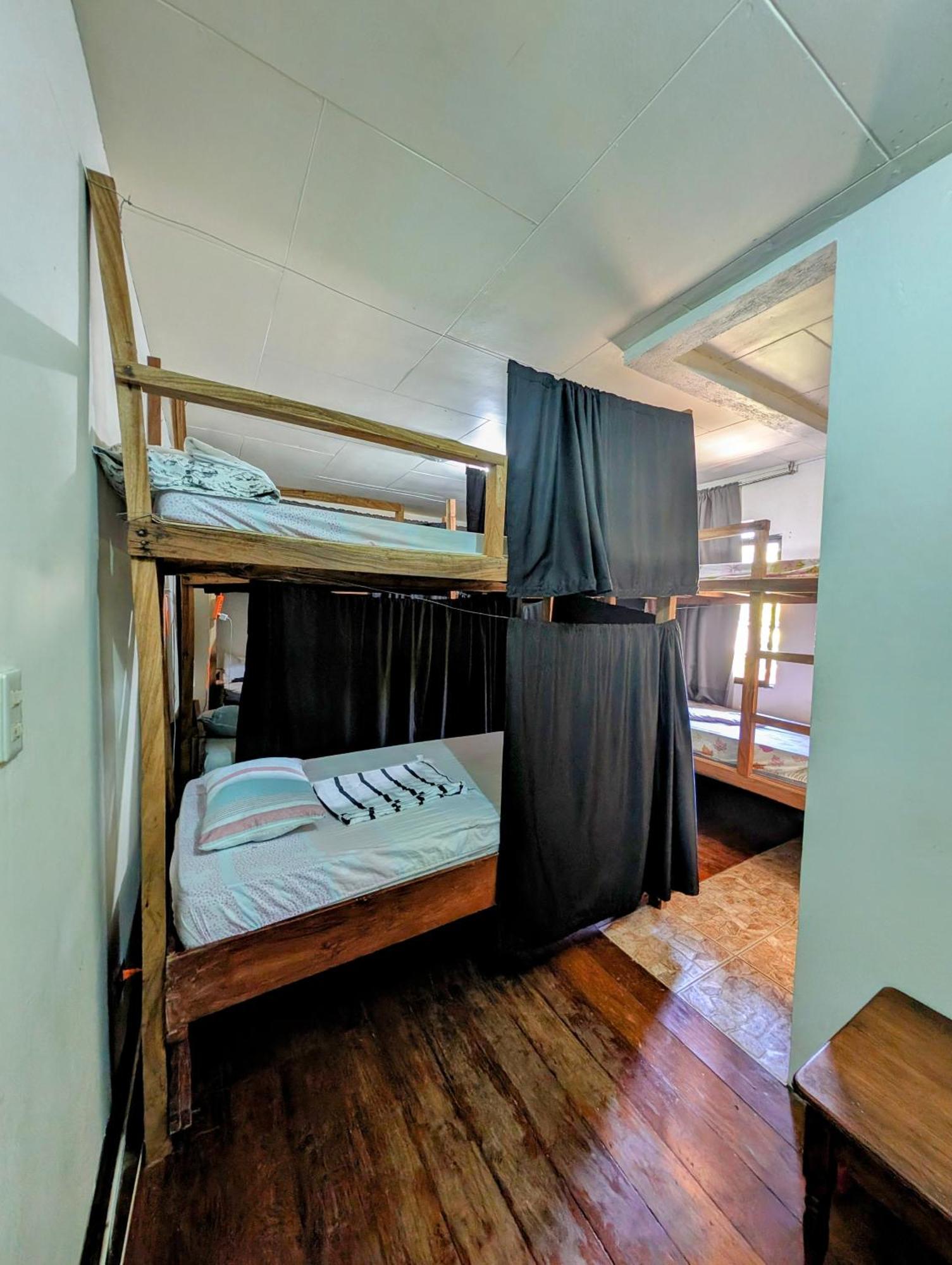 Screaming Gecko Hostel Busuanga Εξωτερικό φωτογραφία